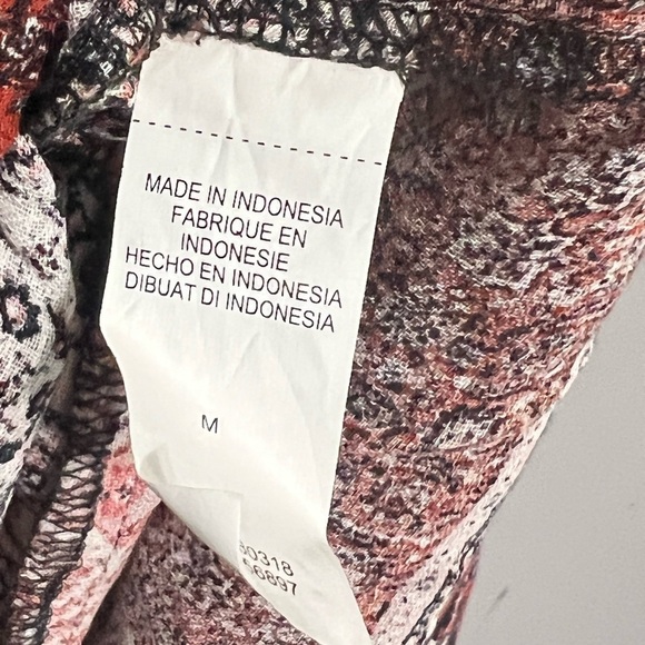 Lucky Brand Long Sleeve Printed Blouse Medium Brick Red Tie Cuff Lightweight Top - Picture 5 of 7